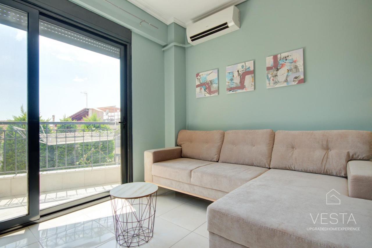 Uptown 2-level Apt, Private Patio & Balcony With Views
