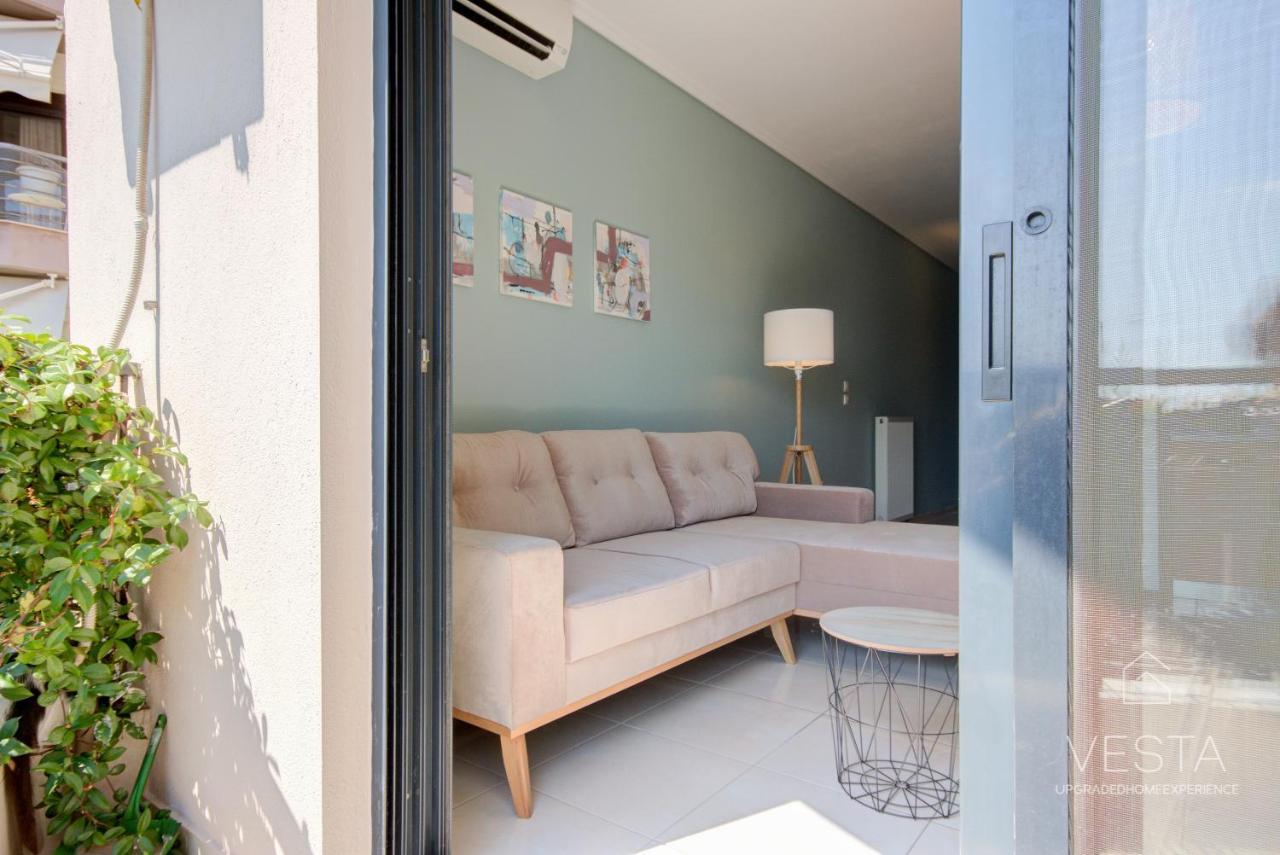 Uptown 2-level Apt, Private Patio & Balcony With Views Thessaloniki