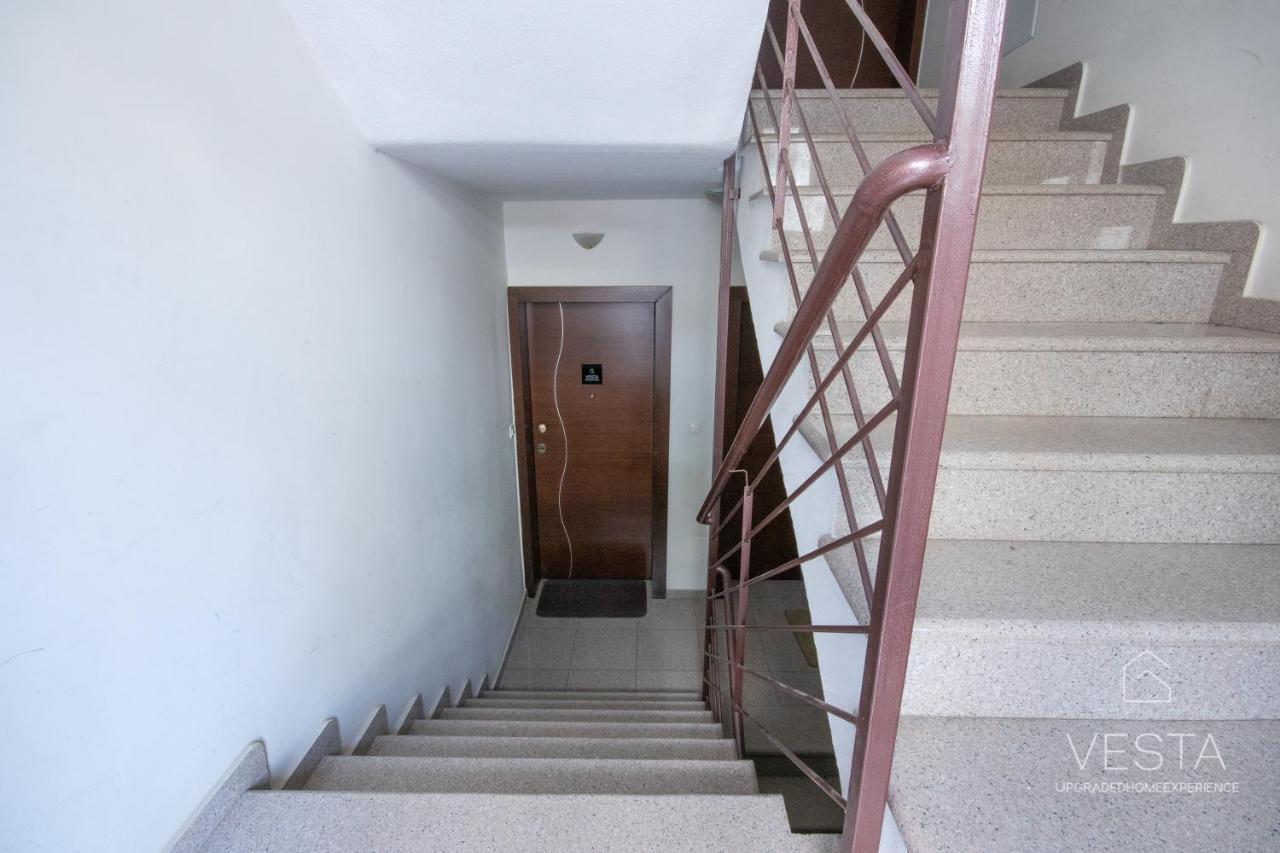 Apartment Uptown 2-level Apt, Private Patio & Balcony With Views Thessaloniki